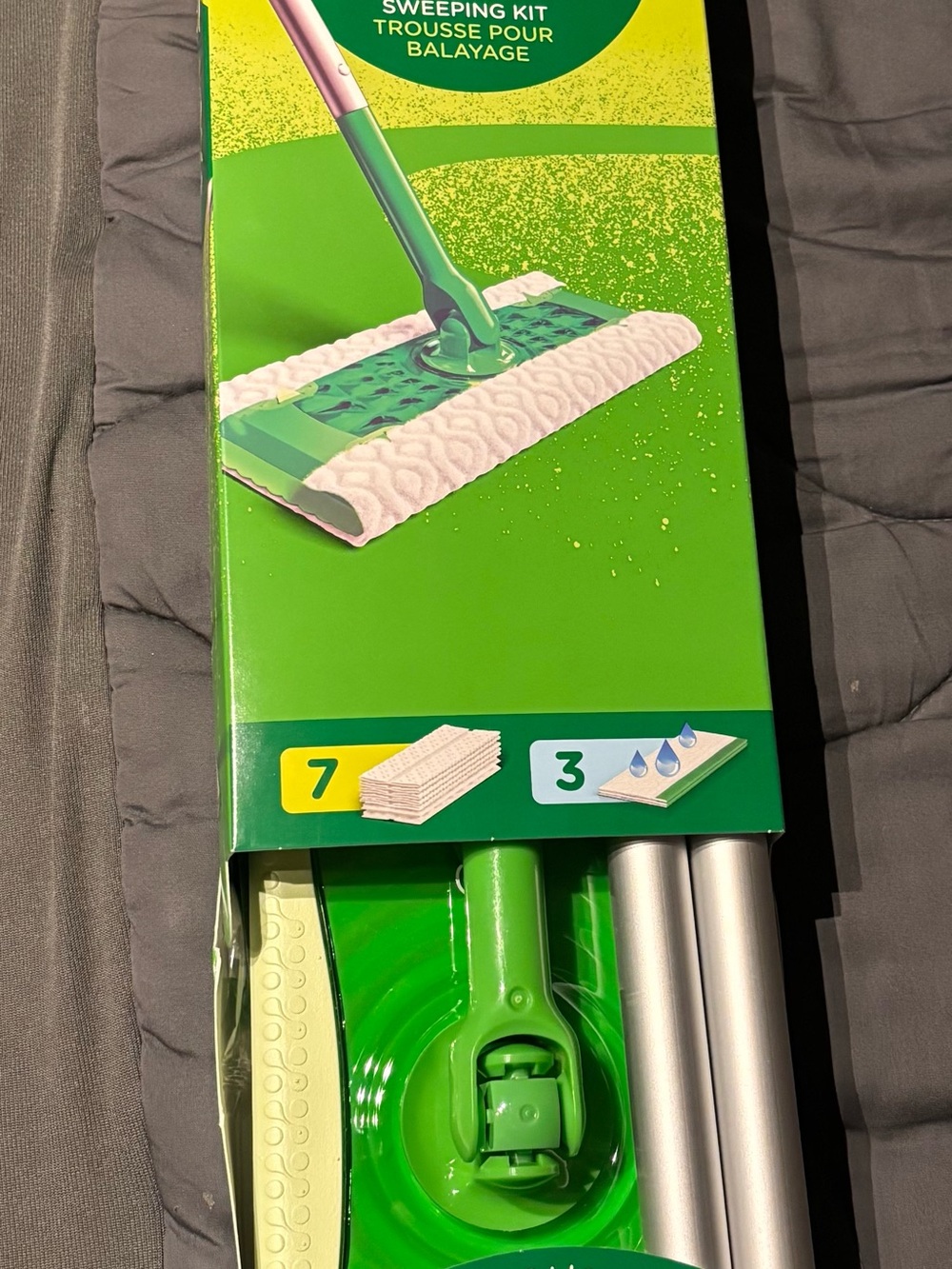NEW Swiffer Dry + Wet 2-in-1 Sweeper Starter Kit 10 Refills